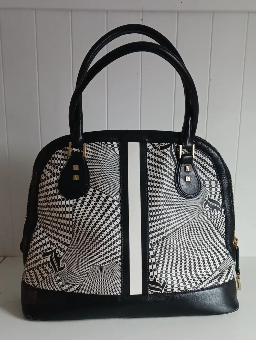 LAMB BLK WH LARGE SATCHEL SAMBURO BAG